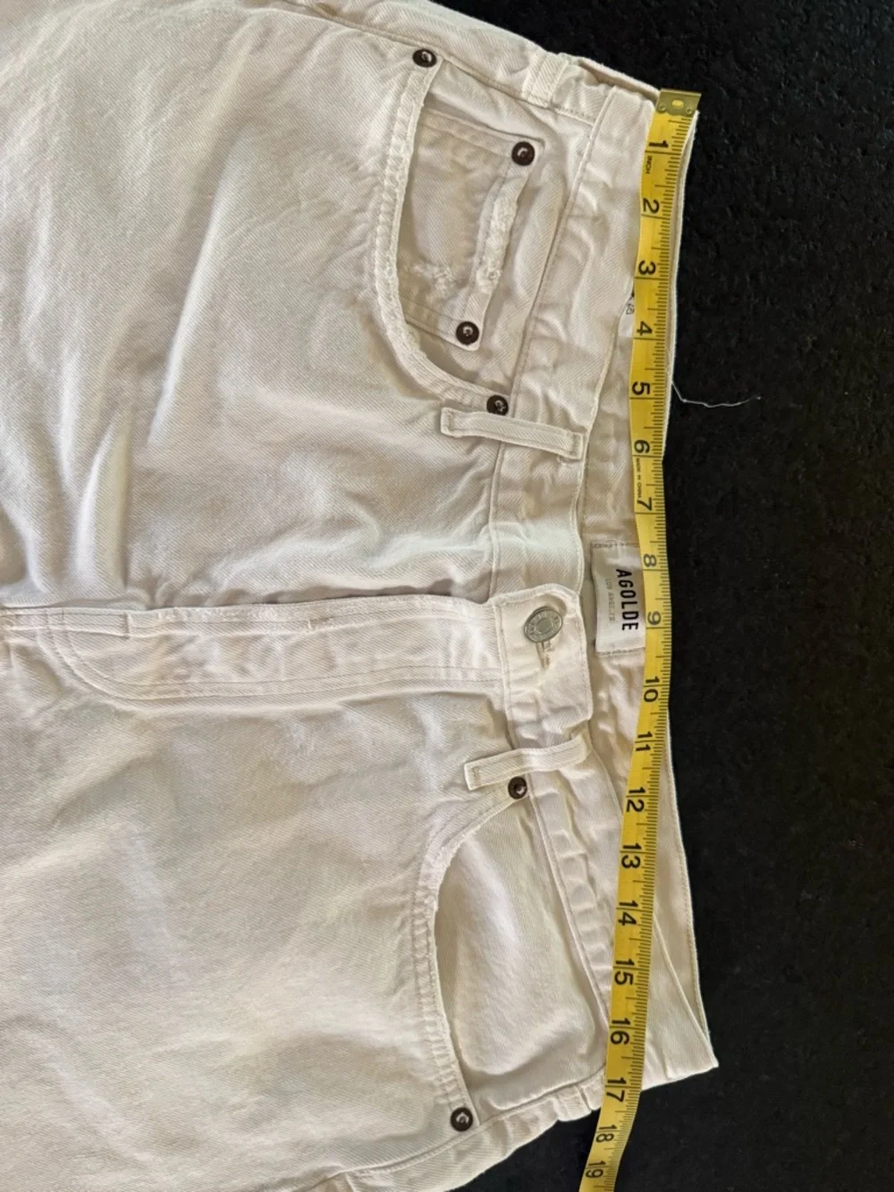 Agolde women’s white denim shorts, size 31 - Picture 6 of 8